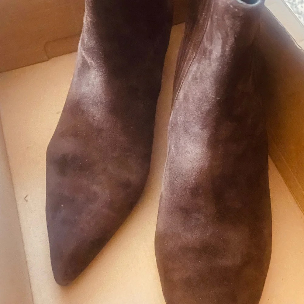 Chocolate brown suede Veronica beard Ankle Boots! - Picture 2 of 10